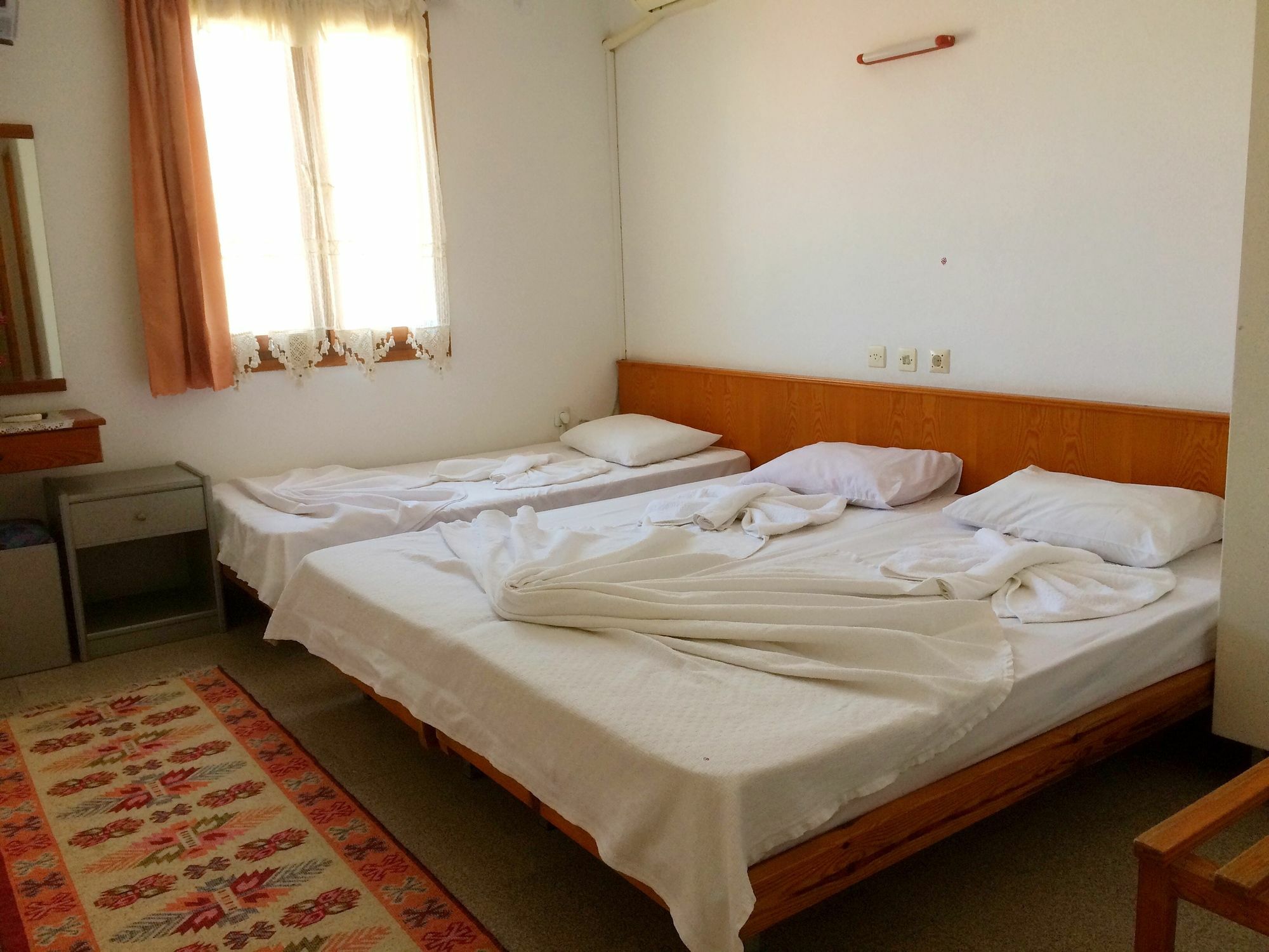 Parmis Rooms Çeşme Exterior foto